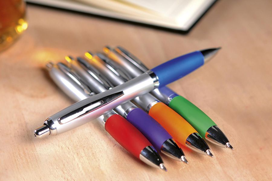 verzameling van Athos Silver pennen met verschillende kleuren van grip